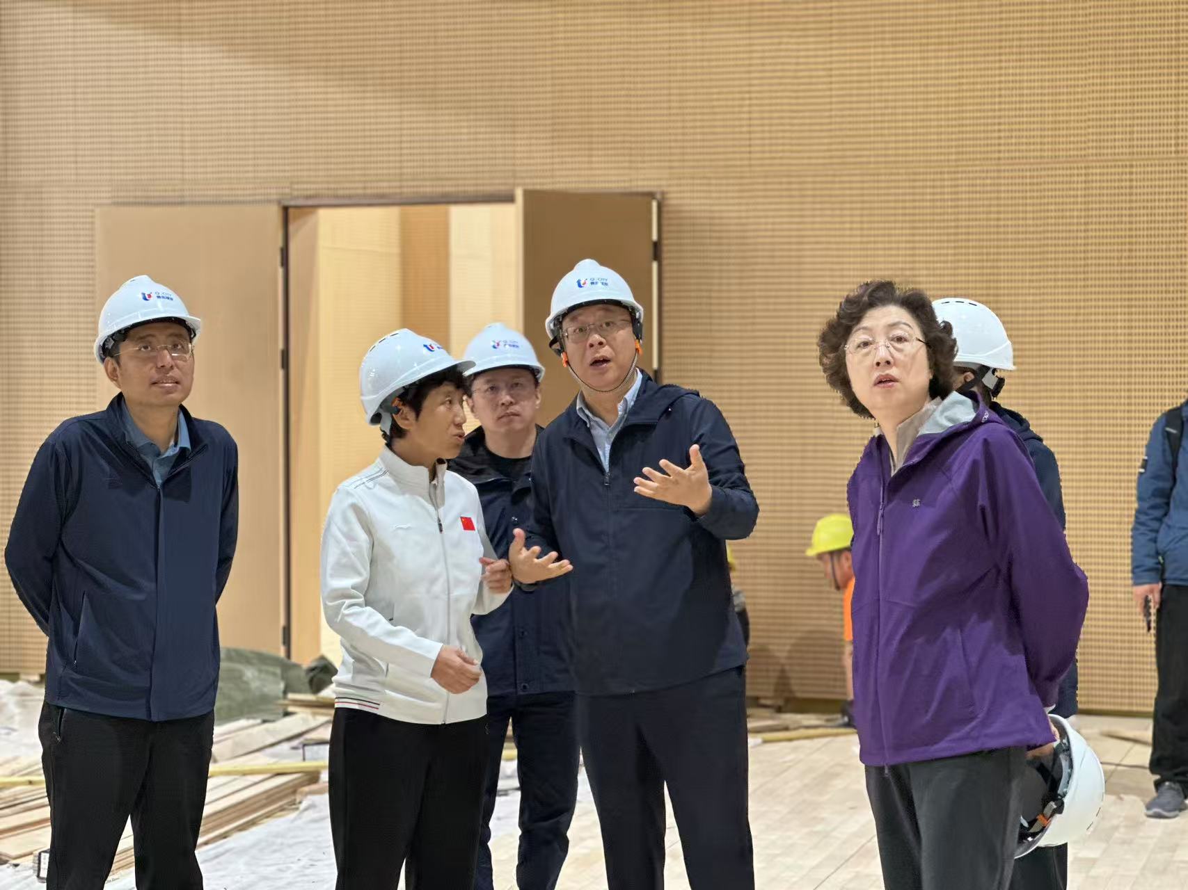 山東省體育局、青島市委領(lǐng)導(dǎo)帶隊(duì)調(diào)研浮山全民健身中心項(xiàng)目